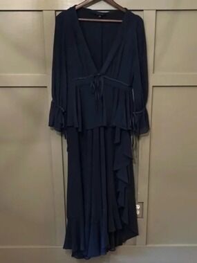 Strut & Bolt Crepe Georgette Maxi Dress Navy Blue Ruffle Long Sleeve Size Small